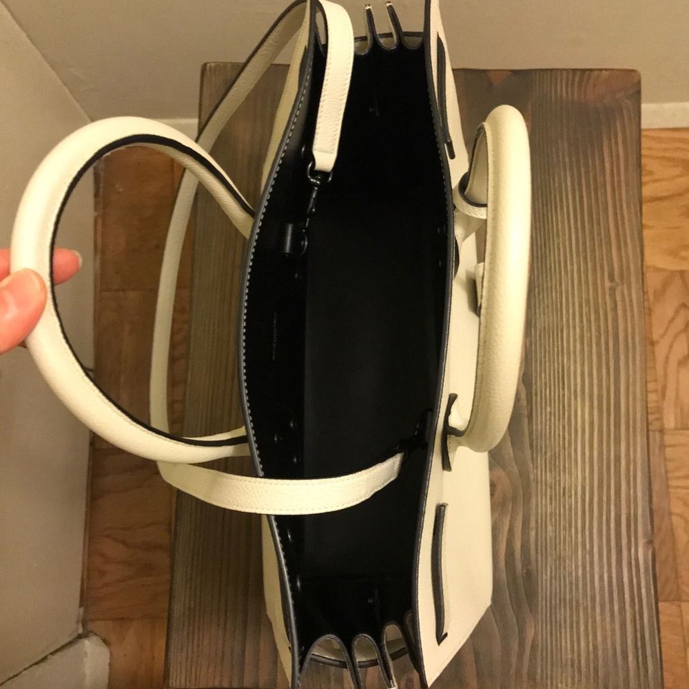 SAINT LAURENT SAC DE JOUR - Picture 5 of 8